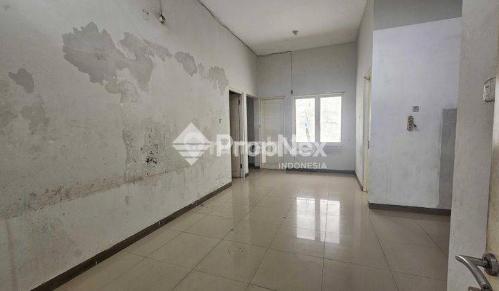 ruang keluarga pondok sidokare indah row jalan