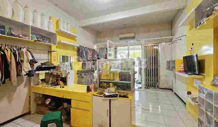 Ruko terawat, full bangunan 2lt