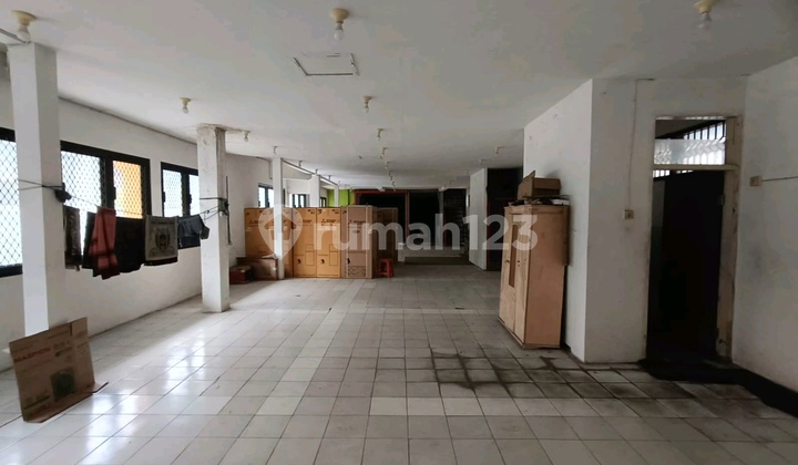 For Rent: Pandaan Zero Shop House, main road location, 2 floors plus basement. For Rent: Pandaan Zero Shop House, main road location, 2 floors plus basement.
