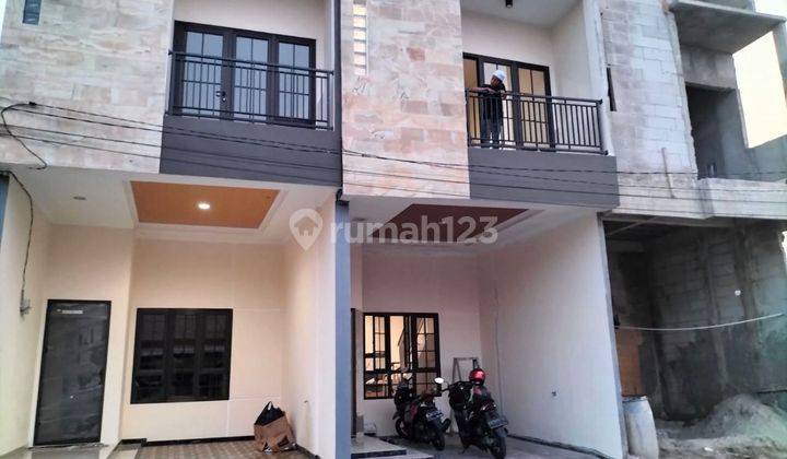 Rumah 2 Lantai Ready Stock di Ciracas Cibubur 600 Jutaan Bisa Kpr 1