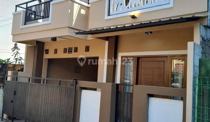 Beli Rumah 2 Lantai SHM Bonus Kos Kosan di Jakarta Timur 1