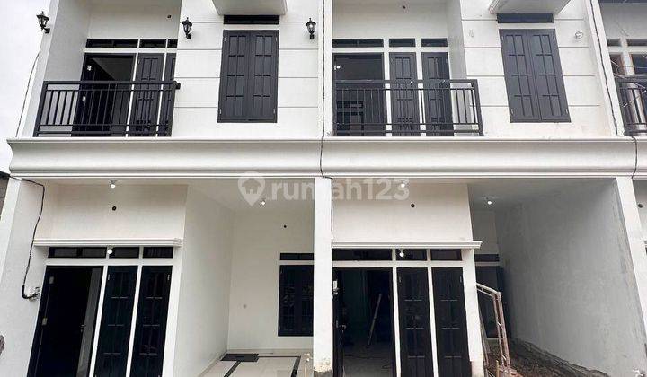 Rumah Murah 2 Lantai Plus Rooftop 800 Jutaan di Condet Bisa Kpr 1