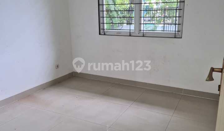 Disewakan Rumah Metro Permata 1 Boelevard lt 20X30