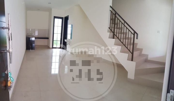 Dijual Atau Disewakan Rumah Green Village Bagus Bersih