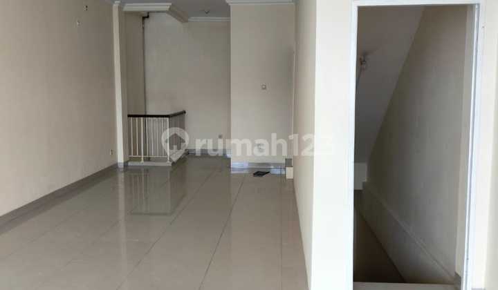 Termurah Sewa Ruko Green Lake City Lokasi Strategis Hadap Jalan