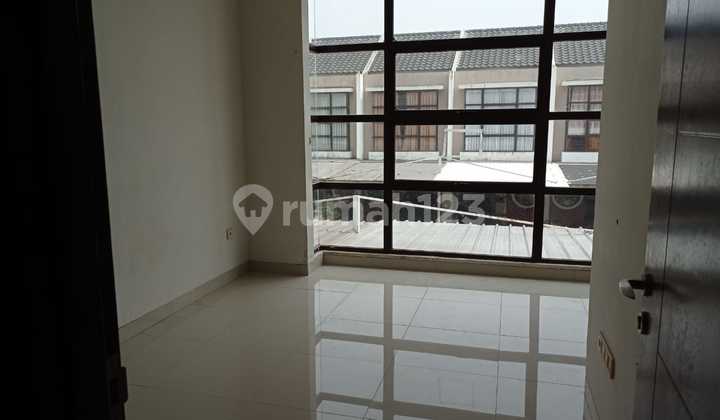 In Demand: Rent House Green Lake City Cluster East Asia 4x15