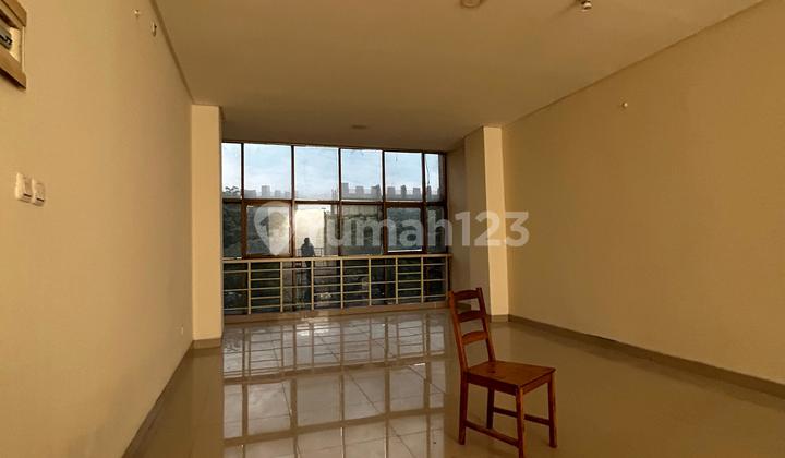 For Rent: Green Lake City 3-Story Shop House, Vacant, Facing the Road 2