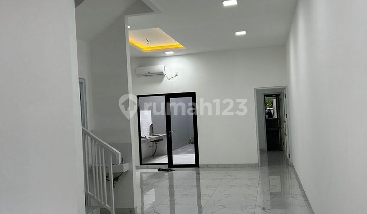Modern New House Taman Villa Meruya 5x25