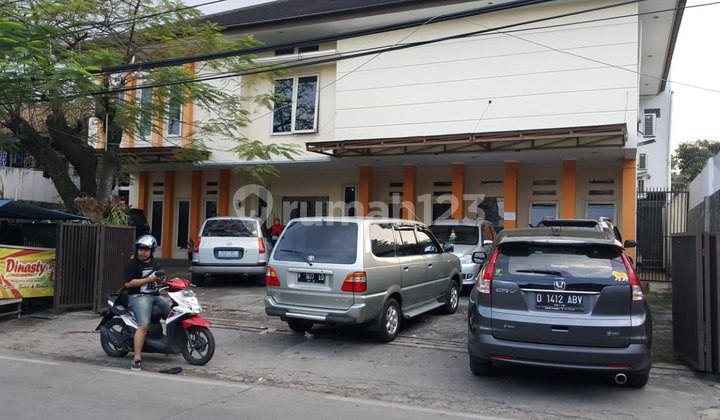 Strategic hotel in Cikutra near Widyatama campus and Citra sports hall.