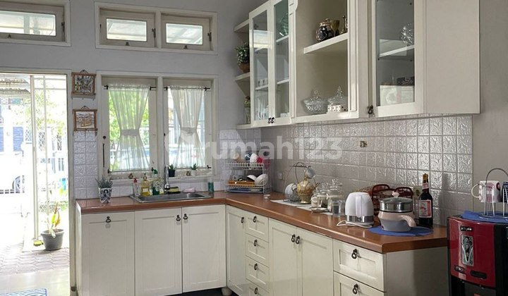 Rumah Hoek Siap Huni di Komplek Batununggal 2