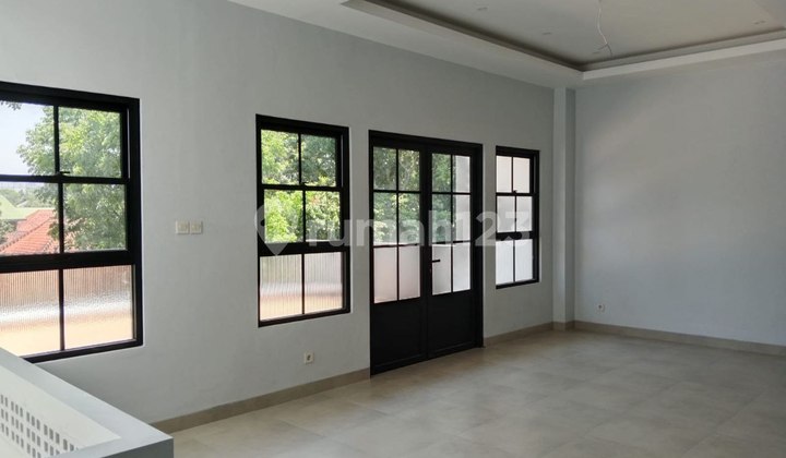 New shophouse in the Riau Gandapura wing, with Certificate of Ownership (SHM) and Building Permit (IMB). 2