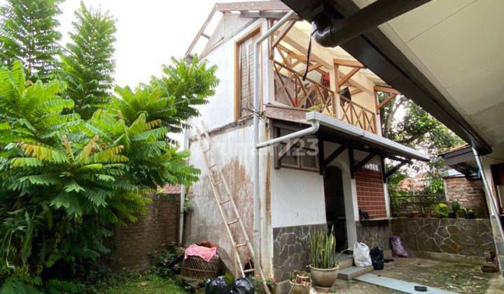 Dijual Rumah Terawat Sayap Dago Dekat Kampus ITB