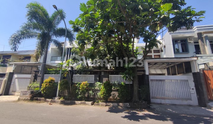 Luxurious Ready-to-Occupy House in Turangga Well-Maintained