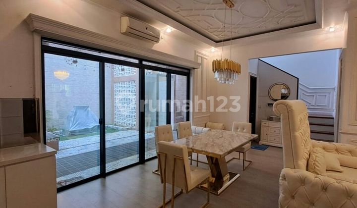 Rumah Lux 2 Full Furnished Lantai di Kota Baru Parahyangan