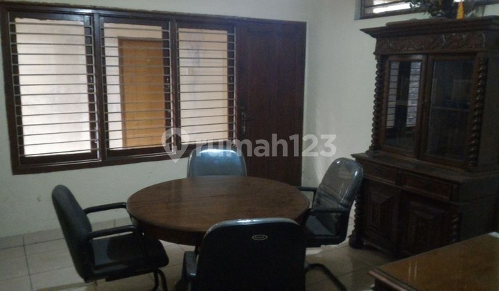 Rumah Lama Hitung tanah Sayap Gatot Subroto Lingkungan Bagus  2