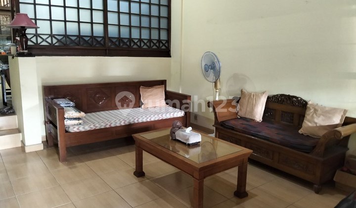 Main road house suitable for residence or business in Antapani