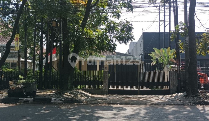 Rumah Hitung Tanah di Gatot Subroto Pusat Kota Bandung Rumah Hitung Tanah di Gatot Subroto Pusat Kota Bandung
