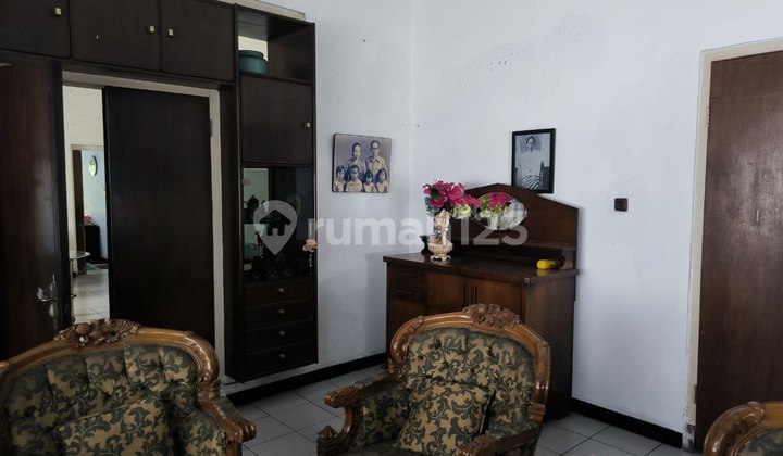 Rumah Depan Unpas Jalan Lengkong Besar Cocok untuk Kost Kosan Rumah Depan Unpas Jalan Lengkong Besar Cocok untuk Kost Kosan