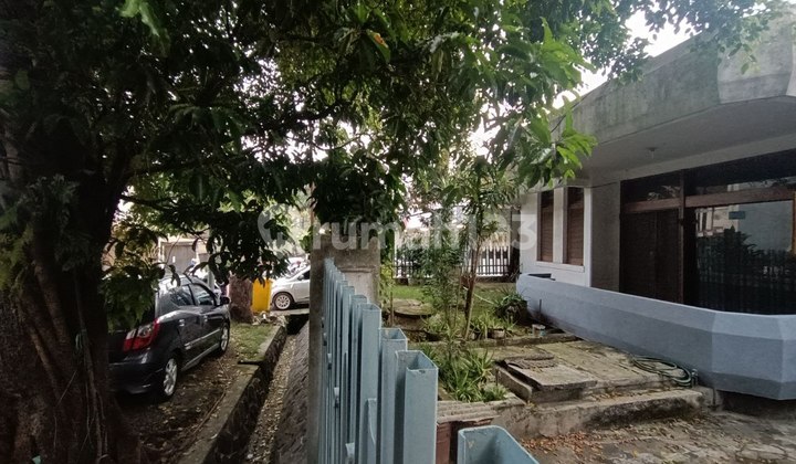 Land calculation house in Riau wing near Braga tourism, Bandung city center. Land calculation house in Riau wing near Braga tourism, Bandung city center.