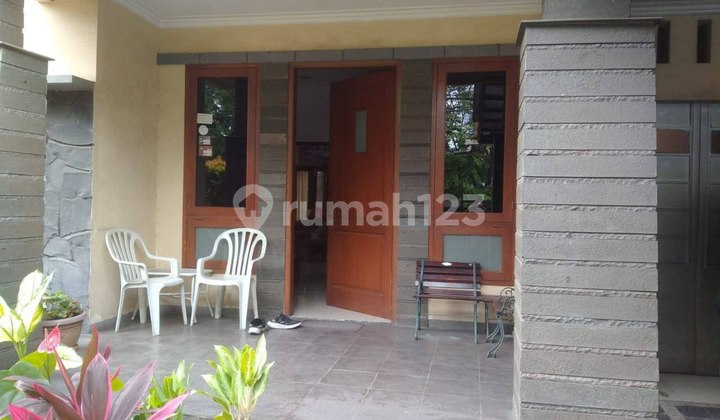 Ready-to-Occupy House on Manroad in Turangga, Buah Batu. 2