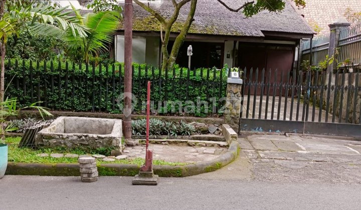 Rumah Lama SHM di Sayap Dago Bandung Kota Rumah Lama SHM di Sayap Dago Bandung Kota