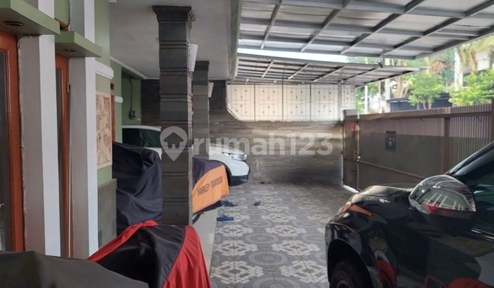 Ready-to-occupy house with spacious land in Turangga, close to the city center of Bandung. 2
