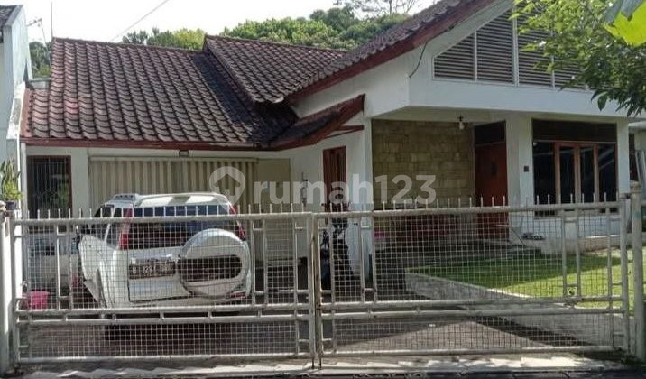 Rumah Lama Terawat Ciumbuleuit Bandung Utara 2