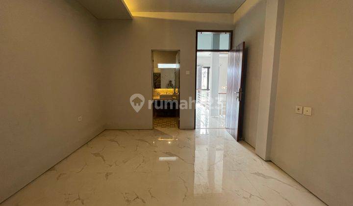 Brand New 3 Bedroom House 9