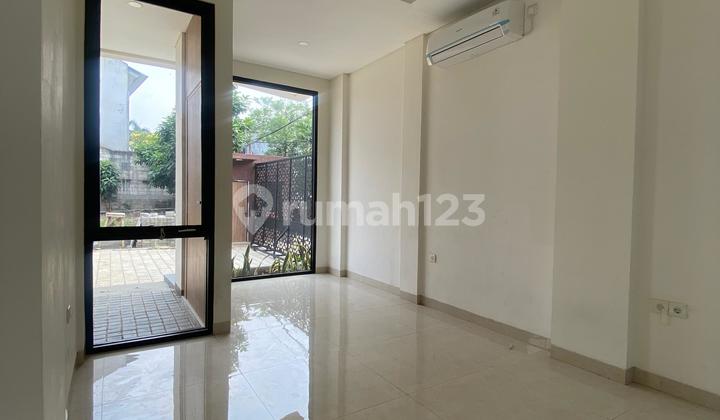 Rumah  di Veteran - Pesanggrahan - Dalam Komplek