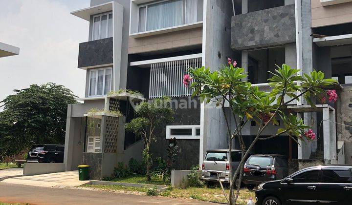 Rumah dua lantai dalam cluster di Pondok Labu 2