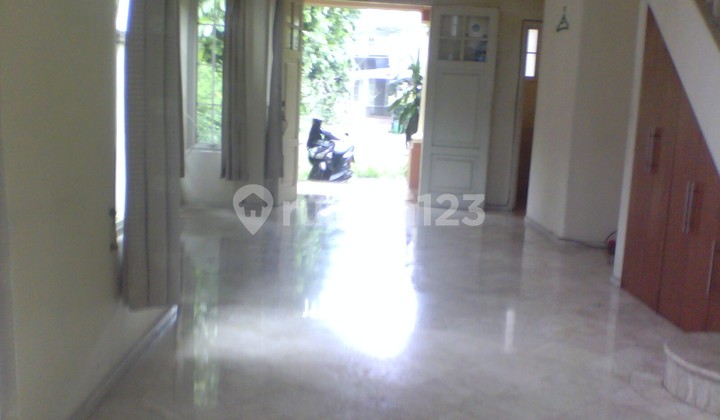 Di Rumah di Lippo Karawaci-Tangerang 2