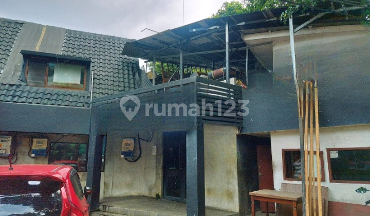 Dijual rumah hitung tanah di Jalan Senayan