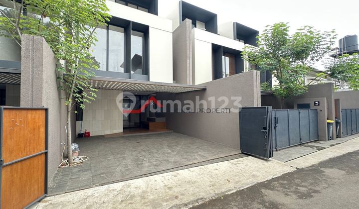 Rumah Siap Huni Minimalis Modern Di Pusat Kemang Jakarta Selatan.