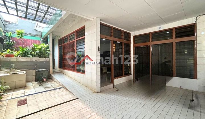 Rumah Hitung Tanah Dalam Komplek Dekat Tol Simatupang & Desari Area Cilandak, Jakarta Selatan