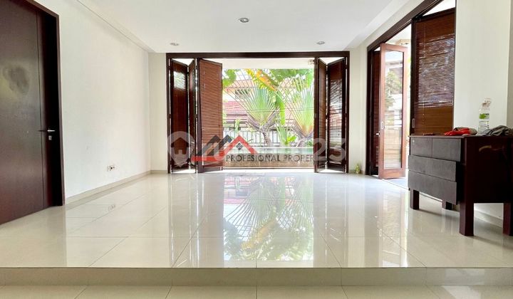 Rumah Modern Tropical Siap Huni Dalam Komplek Cilanfak Jakarta Selatan. 2