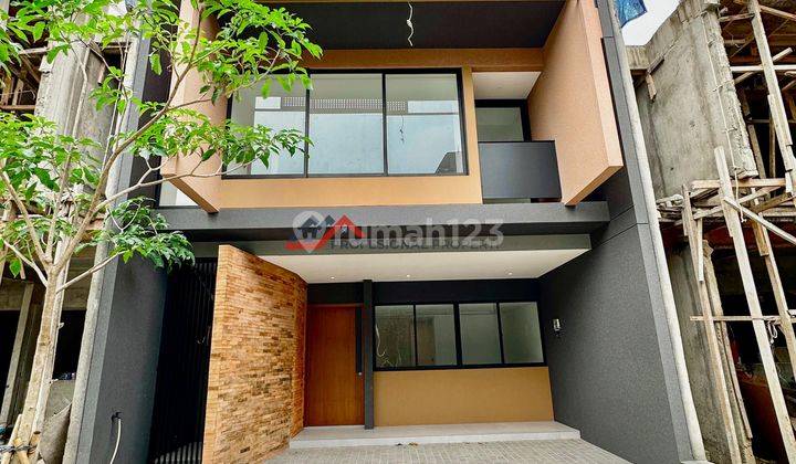 BRAND NEW TOWNHOUSE DI AMPERA JAKARTA SELATAN 1