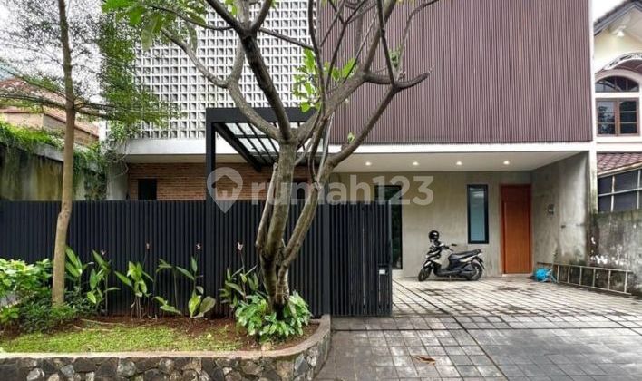 Rumah Bagus Siap Huni Dalam Komplek Lebak Bulus Jakarta Selatan. Rumah Bagus Siap Huni Dalam Komplek Lebak Bulus Jakarta Selatan.