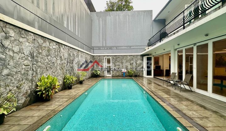 Rumah Mewah Dalam Komplek Tenang di Kemang , Jakarta Selatan