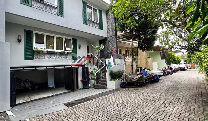 Kemang House American Classic Style South Jakarta