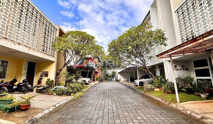 Rumah Siap Huni Dalam Townhouse di Cilandak, Jakarta Selatan.