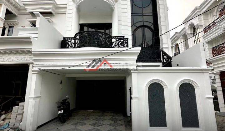 Jagakarsa Brand New House American Classic  Style Rumah 3 Lantai Shm Bagus 1