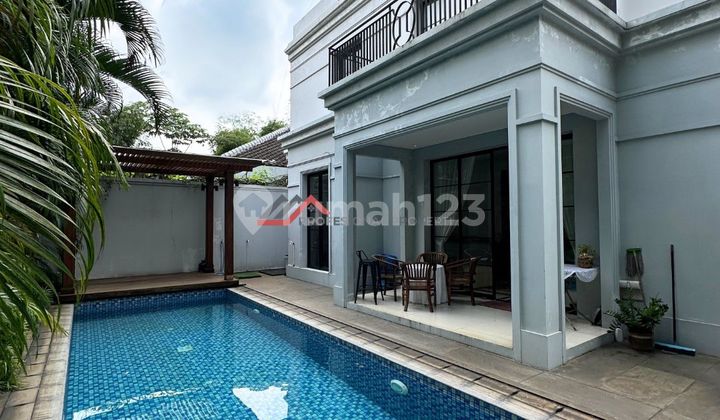 Modern Eropa Classic With Private Pool di Kemang Jakarta Selatan