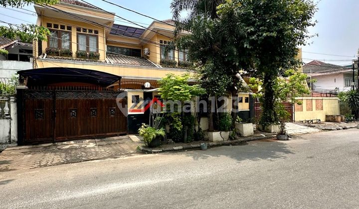 Rumah Siap Huni Cocok untuk Usaha di Tomang Jakarta Barat