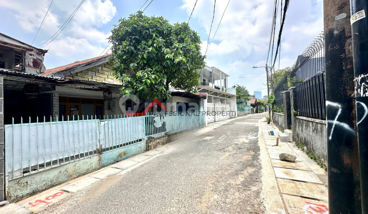 Rumah Lama Strategis Dekat MRT Area Kebayoran, Baru, Jakarta Selatan