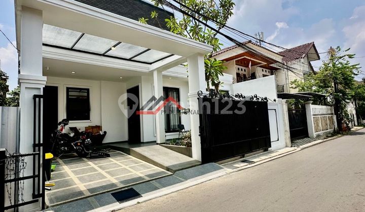 Brand New House Design American Classic di Cipete Jakarta Selatan