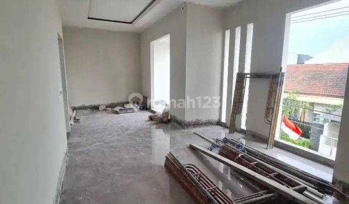 Rumah 2 Lantai Bagus Unfurnished SHM di Dijual Rumah Manyar Kertoadi Surabaya New , Surabaya Dekat Dengan Galaxy Mall,kerjtajaya,dharmahusada,beby Smell School 2