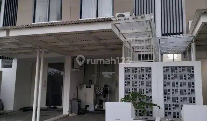 Rumah 2 Lantai Bagus Unfurnished SHM di Dijual Rumah Royal Residence Cluster Oakwood Surabaya, Surabaya 1