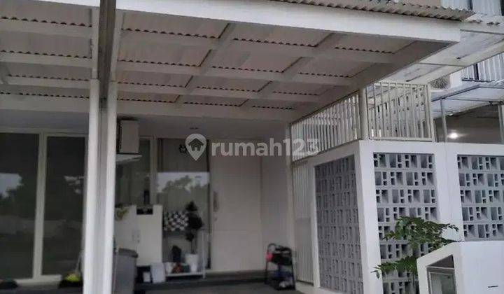 Rumah 2 Lantai Bagus Unfurnished SHM di Dijual Rumah Royal Residence Cluster Oakwood Surabaya, Surabaya 2