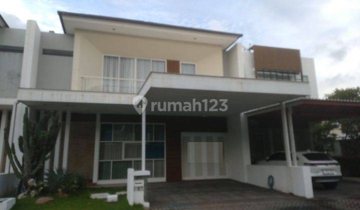 Rumah 2 Lantai Bagus Unfurnished SHM di Disewakan Rumah Royal Residence Cluster Monticelo Surabaya, Surabaya 1