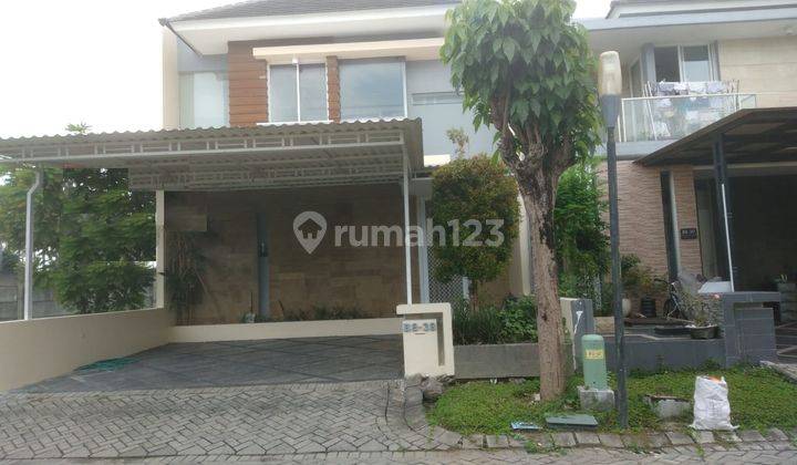 Rumah 2 Lantai Bagus Unfurnished SHM di Disewakan Rumah Royal Residence Cluster Monticelo Surabaya
, Surabaya 1